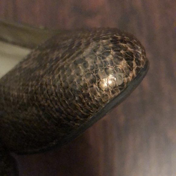 Women’s Bandolino Brown Faux Snakeskin Round Toe Pumps Size 7 - Picture 11 of 16